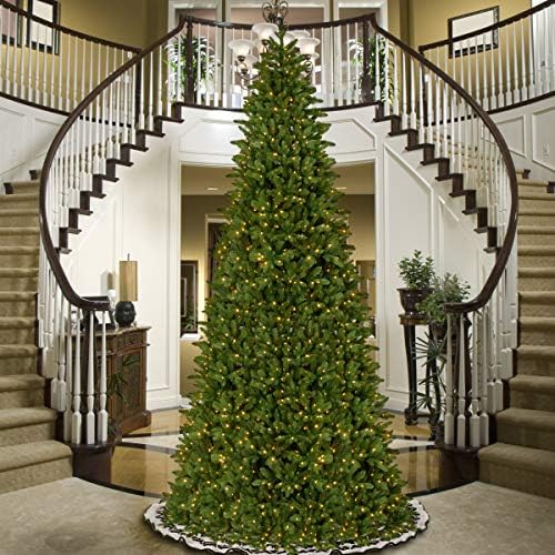 Ulusal Ağaç Şirketi 'Gerçek Hisset' Önceden aydınlatılmış Yapay Noel Ağacı / Önceden gerilmiş Beyaz ışıklar ve Stand içerir /